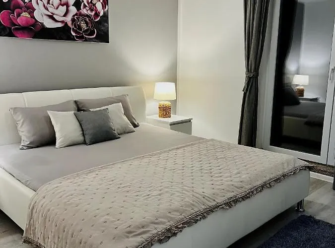 Apartman Luna ***