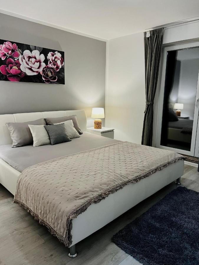 Apartment Luna ***